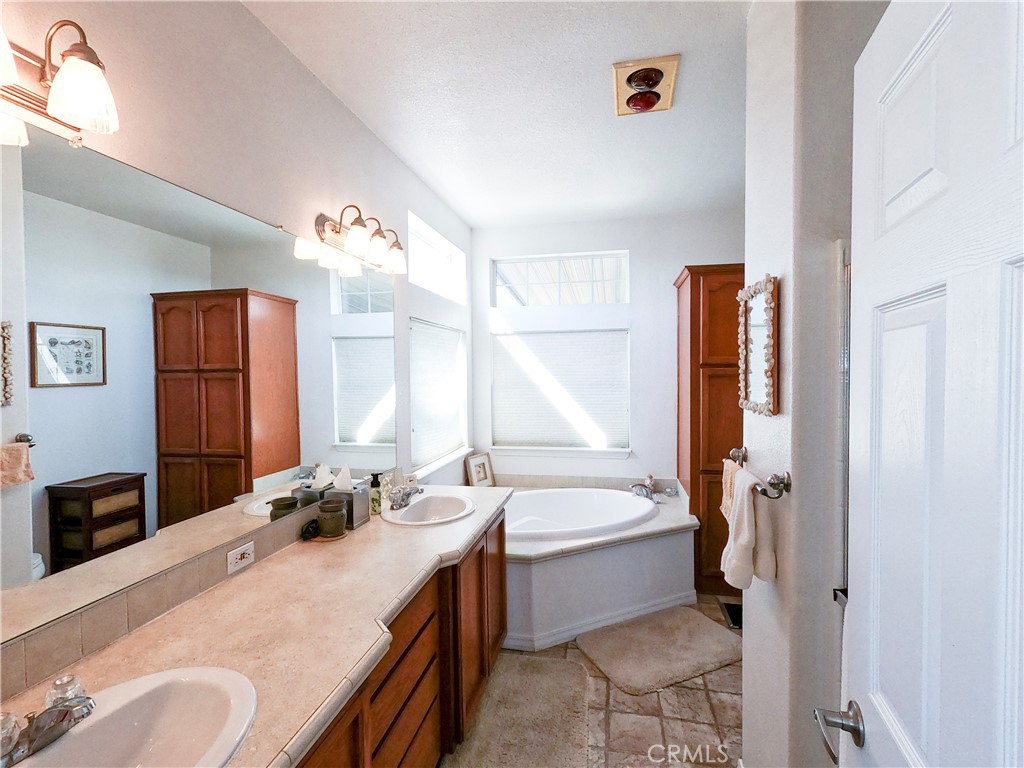 Photo 19 of 27 of 1400 W 13th Street 40 mobile home