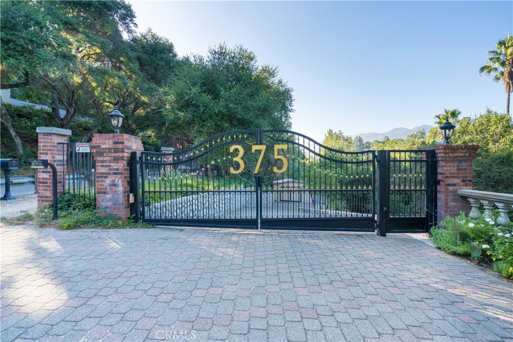 Properties 1 375 Berkshire Avenue