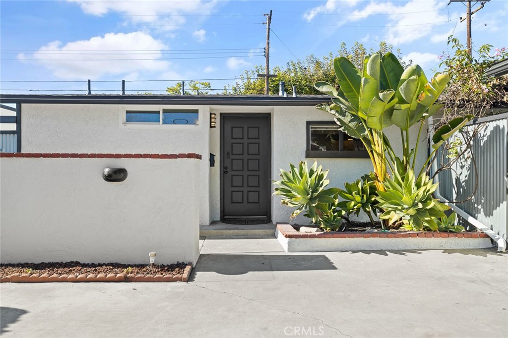 8585 Valley View Street