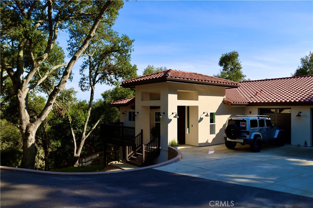 2125 San Fernando Road