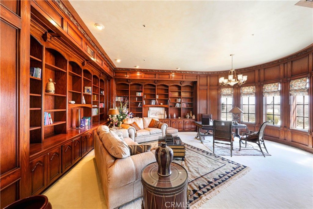 listing image 130721387080975918828