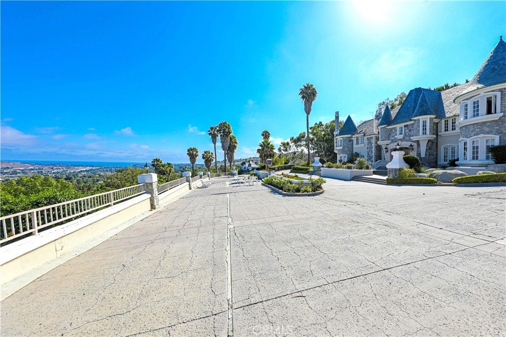 listing image 130729637949551877820