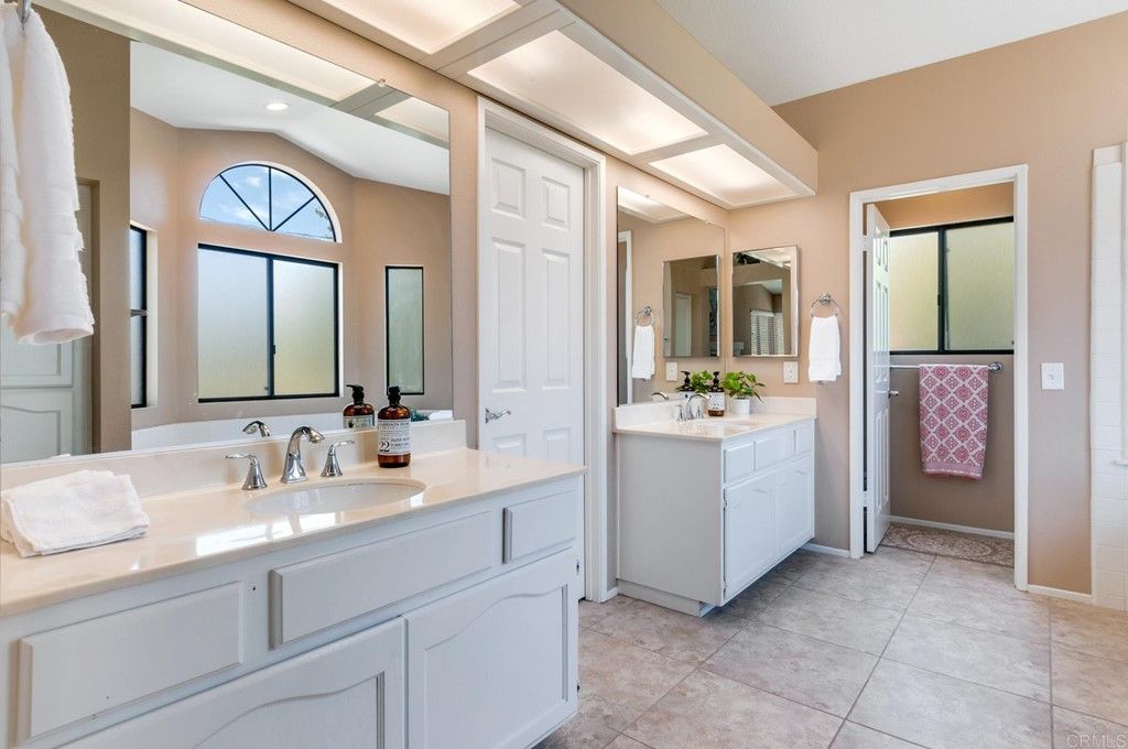 listing image 130727501232668978127