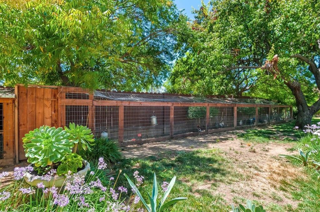 listing image 130726666742106224890