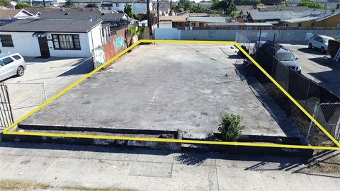 Photo of 9118 S Broadway, Los Angeles, CA 90003 (MLS # DW25037368)