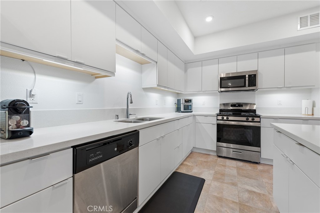 400 W Central Avenue 302
