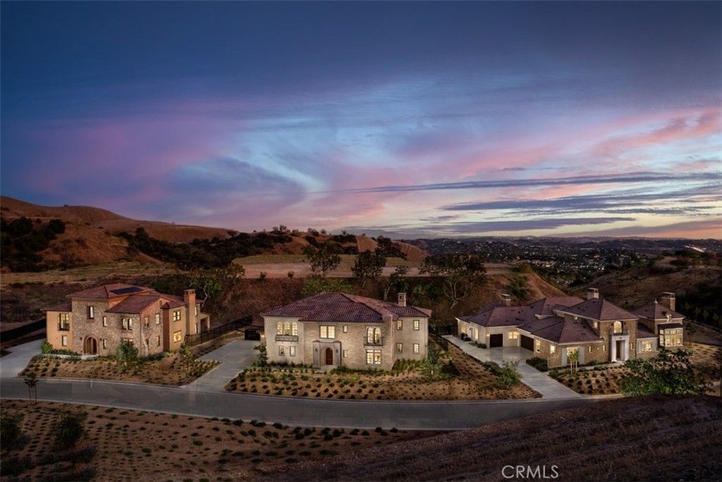 listing image 13077186177644885064