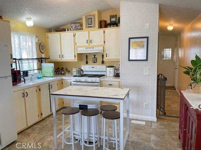 Photo 8 of 32 of 21210 W Arrow Highway 111 mobile home