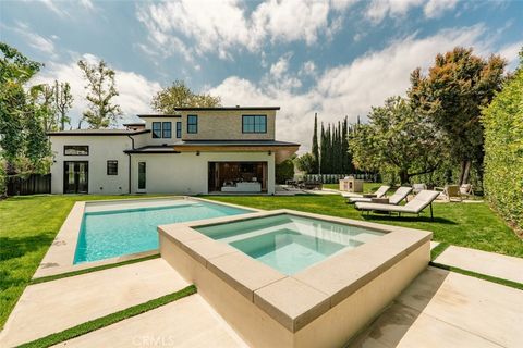 A home in Studio City