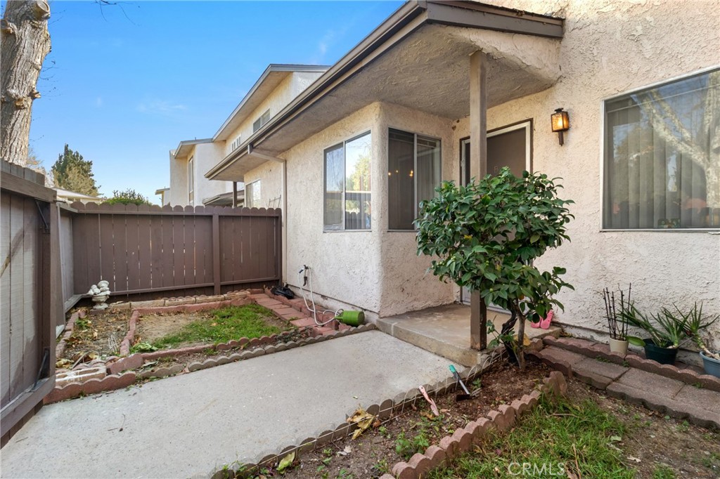 809 east acacia ave b