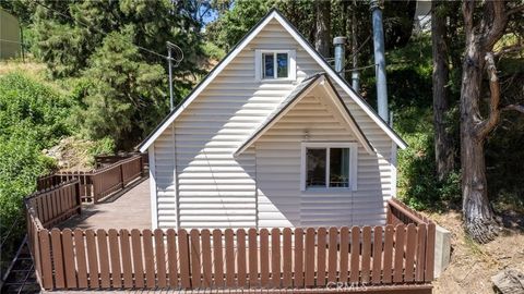 A home in Cedarpines Park