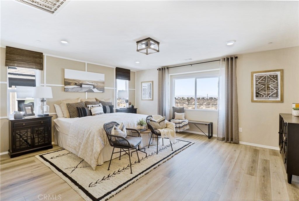 listing image 130724822719382927733