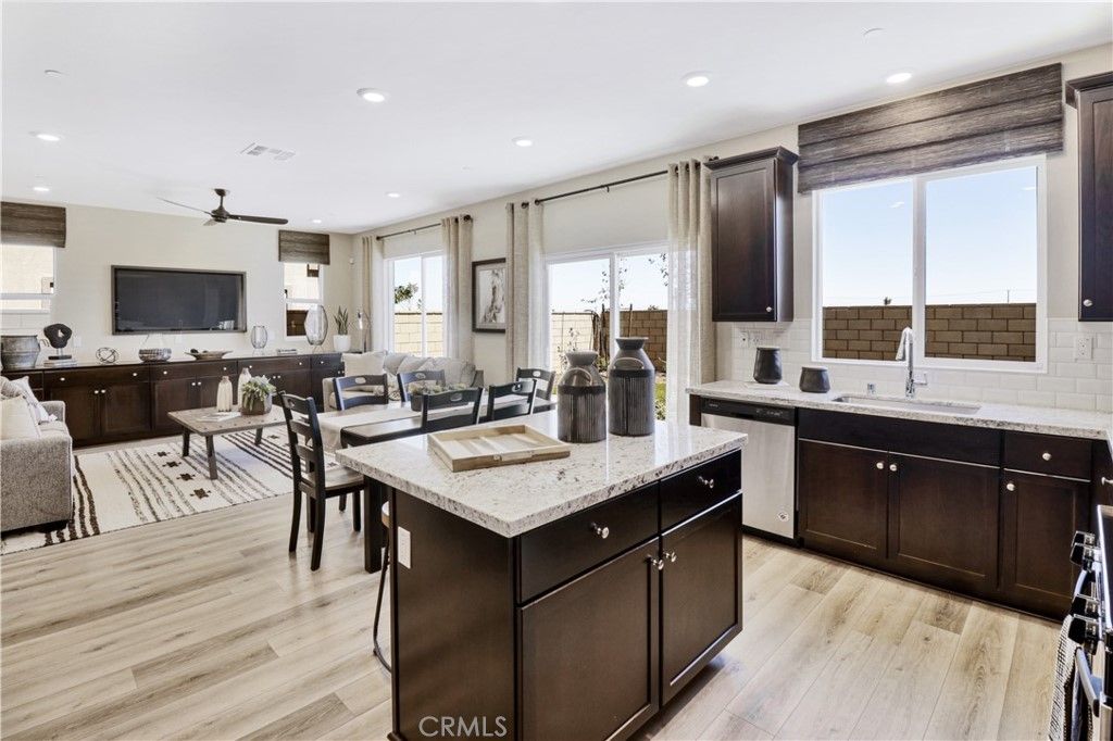 listing image 130725892972870616456
