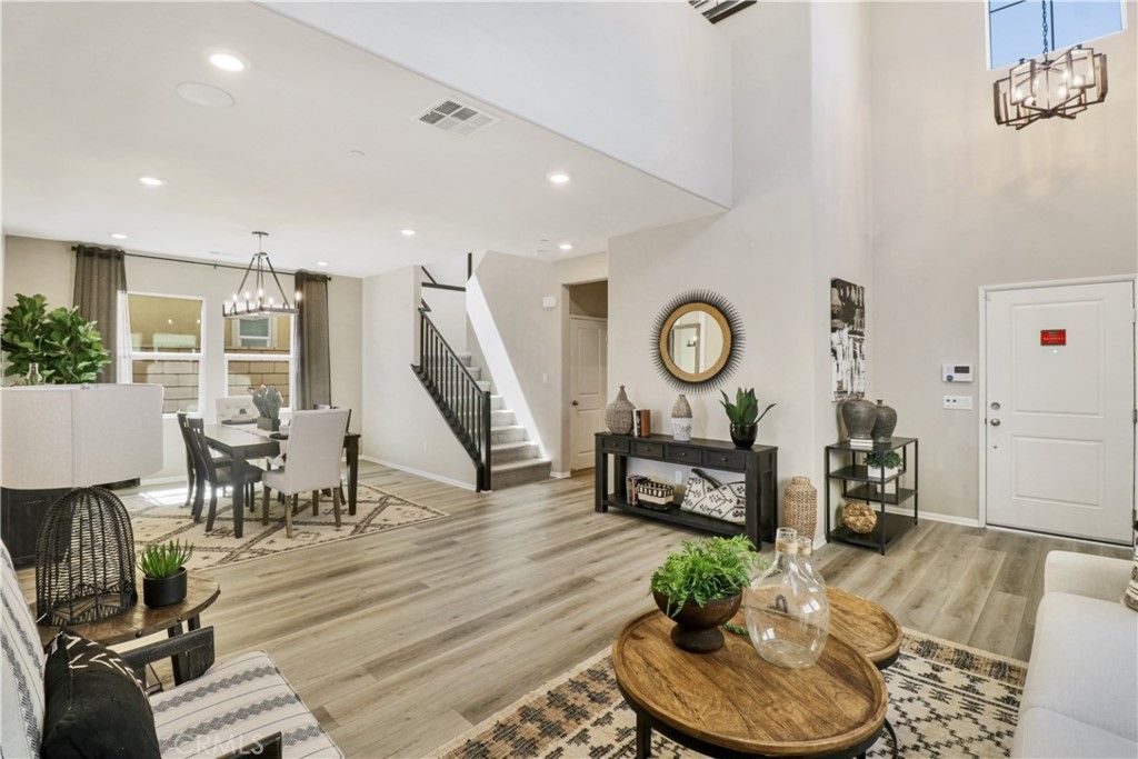 listing image 130722722089665496377