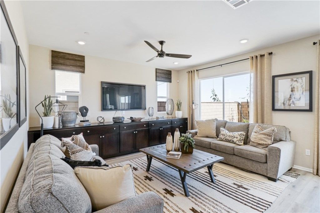 listing image 130722299149641768051