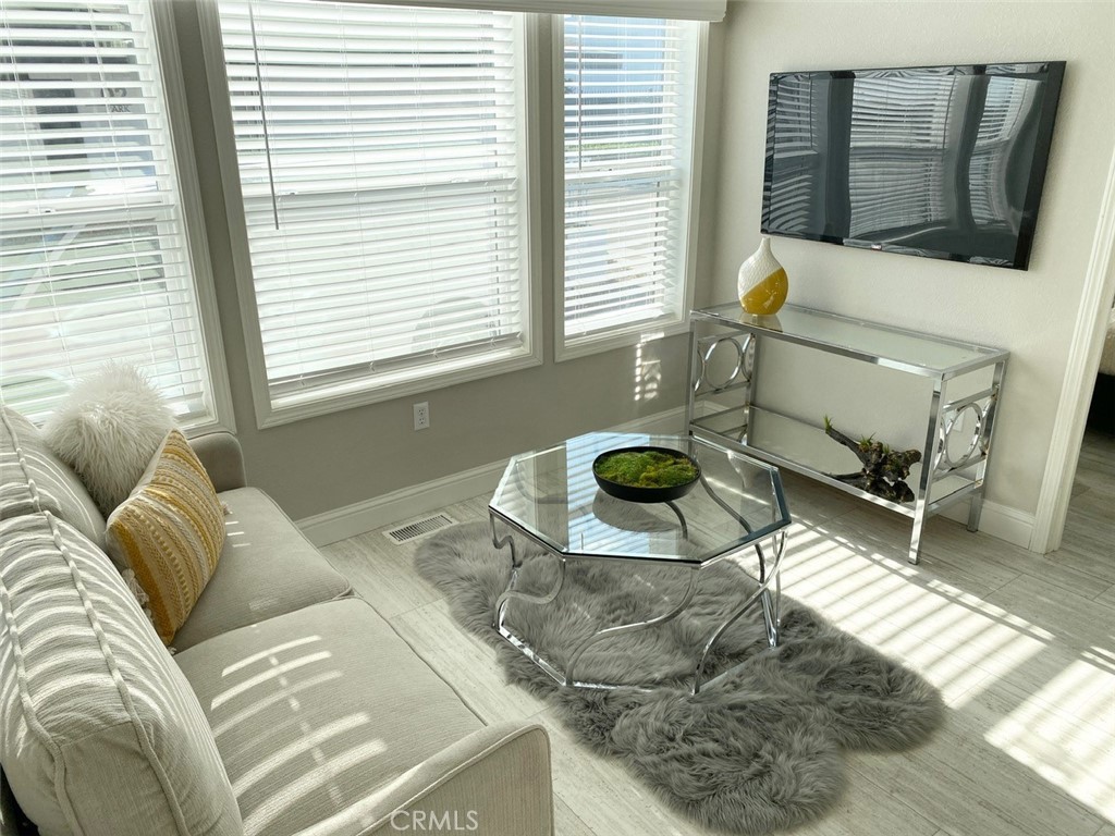 Photo 4 of 32 of 8250 Lankershim BLVD 24 mobile home