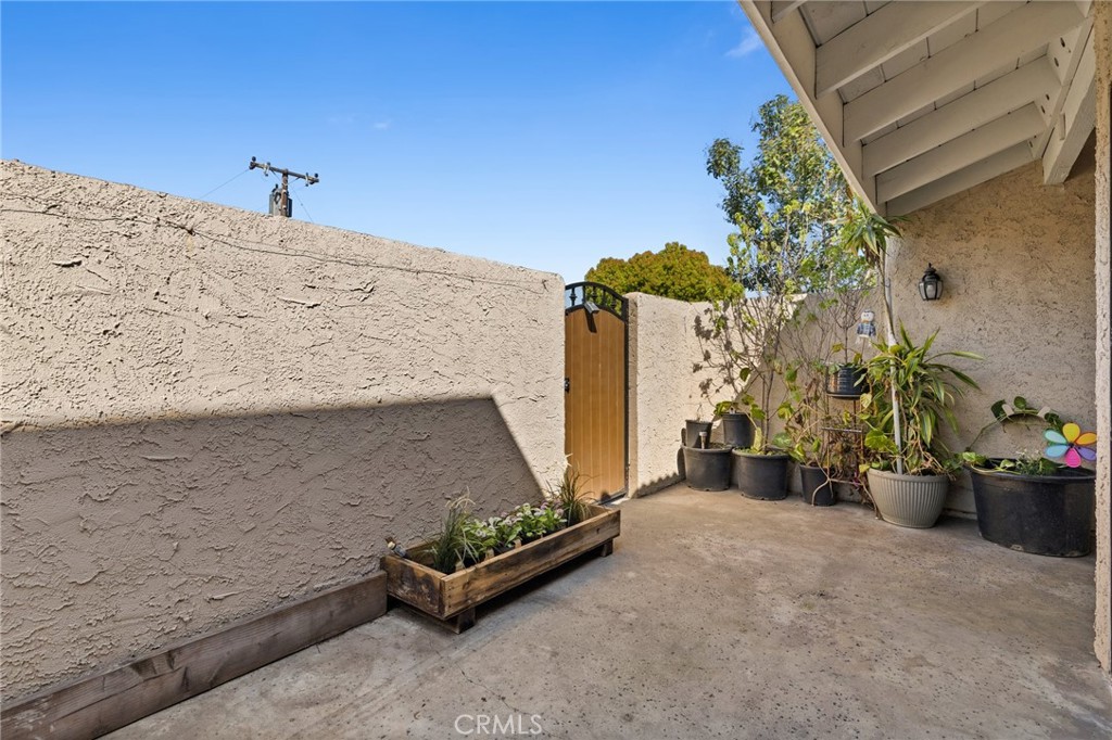6279 Lincoln Avenue