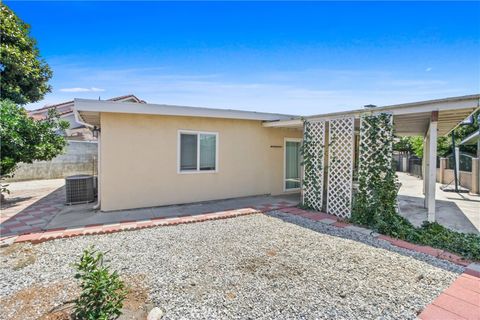 A home in El Monte