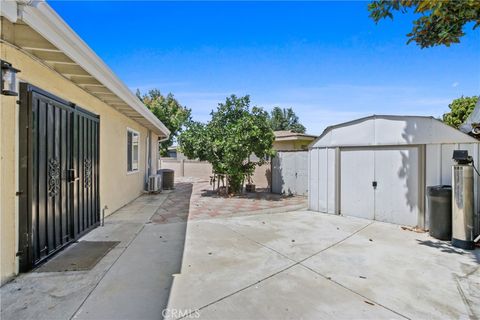 A home in El Monte