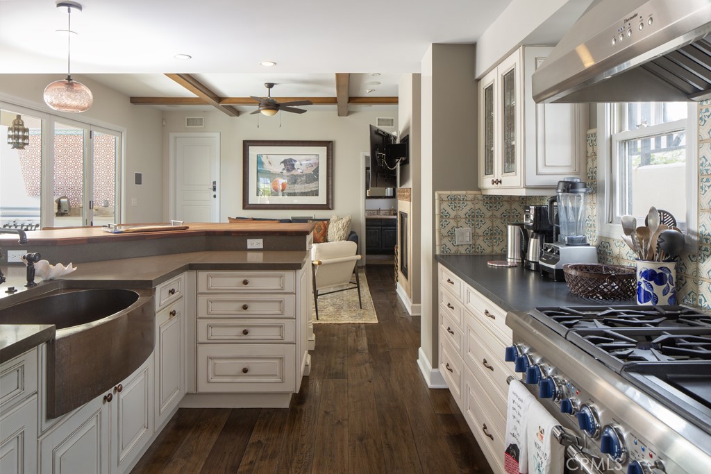 Corona del Mar South of PCH (CDMS) - Residential Lease