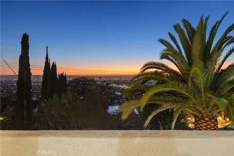 A home in North Tustin