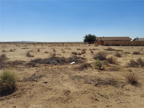 Photo of 0 Catalpa Ave #1, California City, CA 93505 (MLS # HD22207377)
