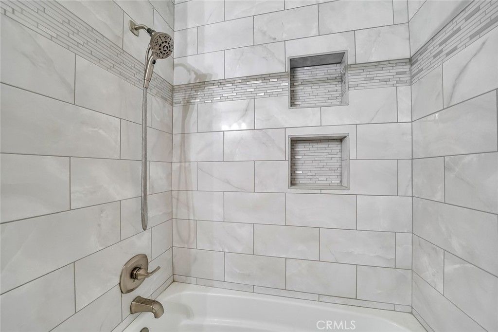 listing image 130726855153647948877