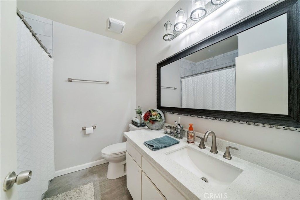 listing image 130725416129304431557