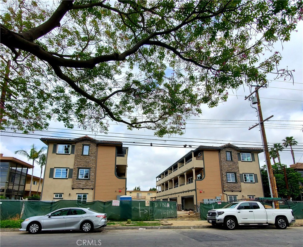 Must See 2022 New Build Townhomes in Downey!! 4 Beds and 4 Baths for 1421sqft and Balcony 200+sqft with Attached 2 Cars Garage and Only 8 Units in the Property. Located in a Very Convenient and Quiet area. Close to Rio Hondo Golf Club, Park, Restaurants and Freeways. Only Rent $3,300 and Available to Move in around the July 15,2022.