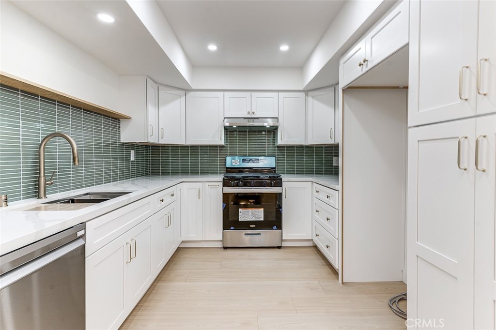 Properties 3 6752 Hillpark Drive 301