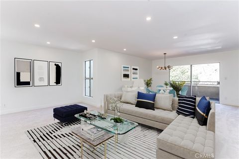 6752 Hillpark Drive 301 Los Angeles CA 90068