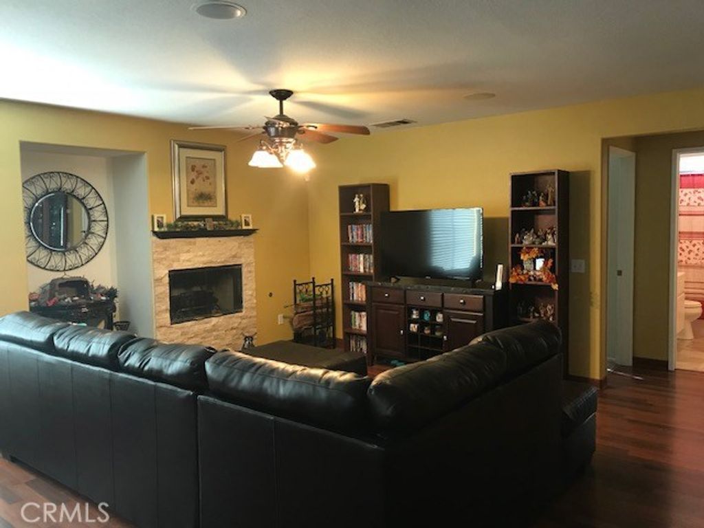 listing image 130722179752605825932