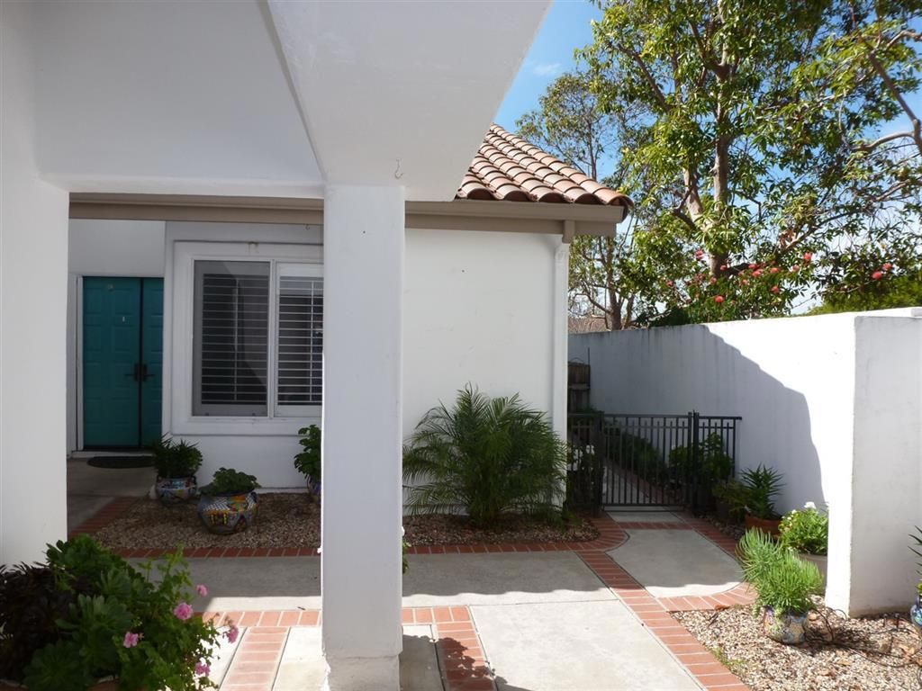 listing image 130728422409633930105