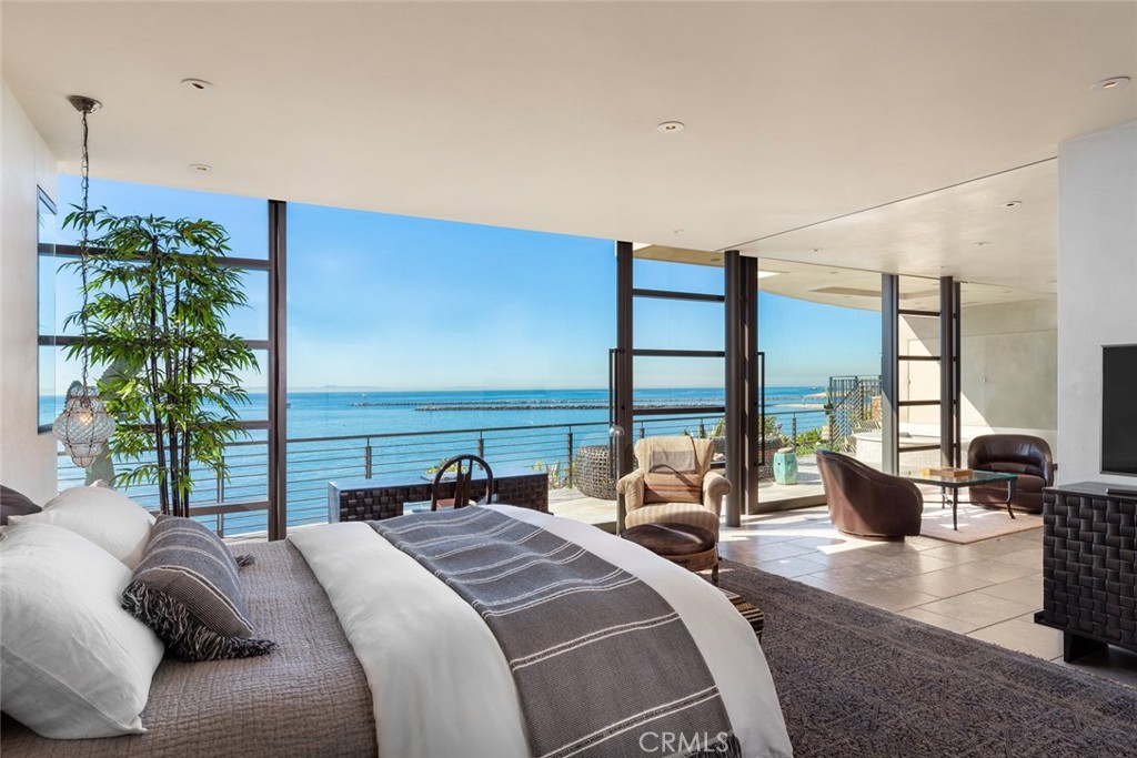 Corona del Mar South of PCH (CDMS) - Residential