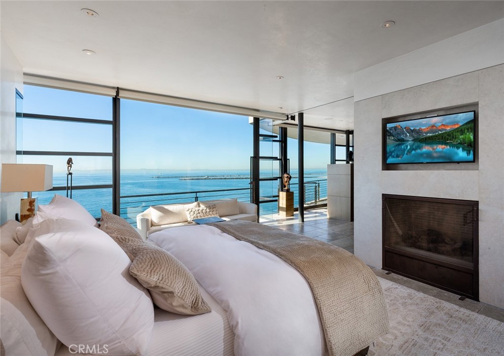 Corona del Mar South of PCH (CDMS) - Residential