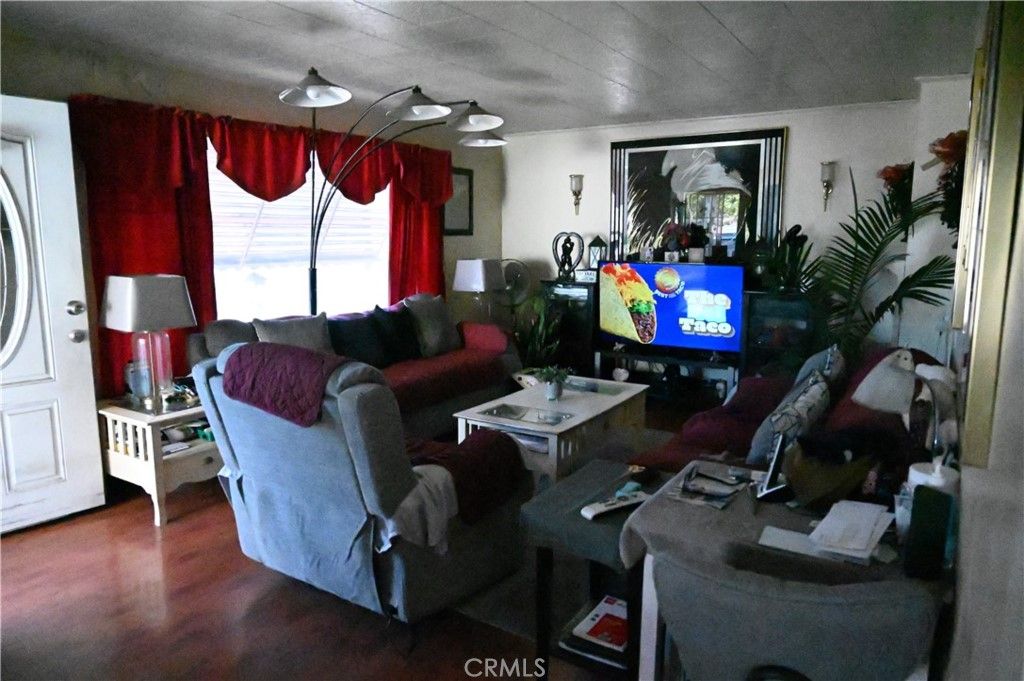 listing image 130723456368489457170