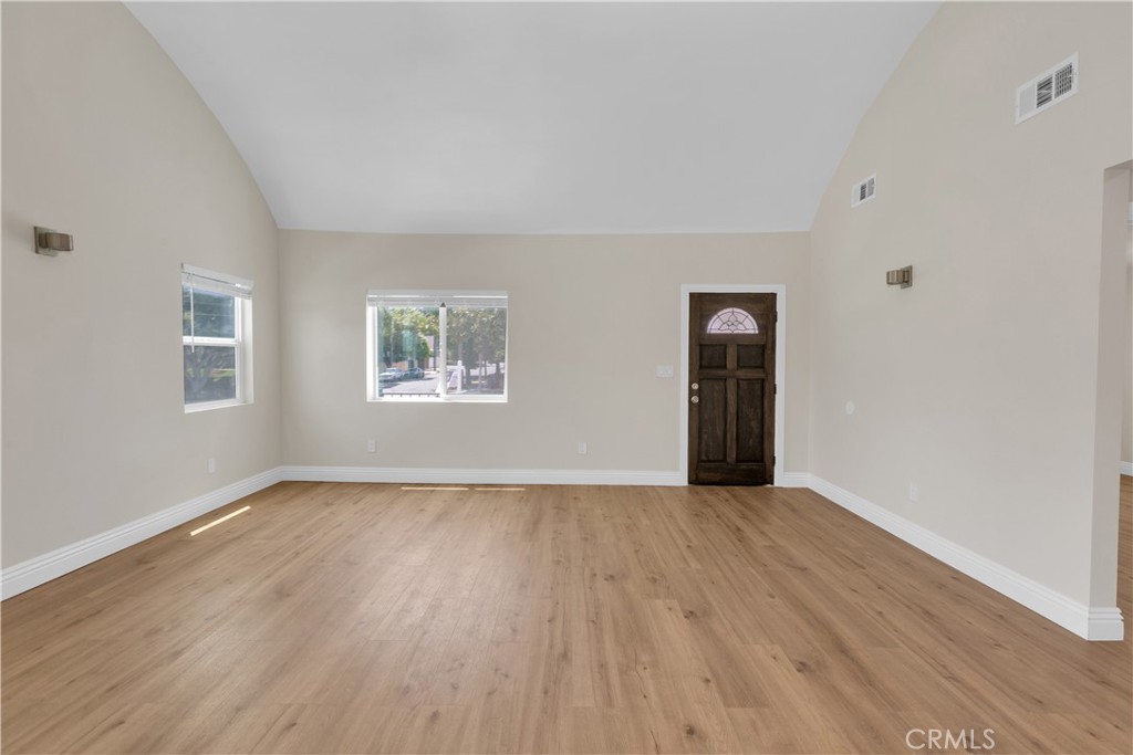 Photo 10 of 22 of 2101 W 76th Street house