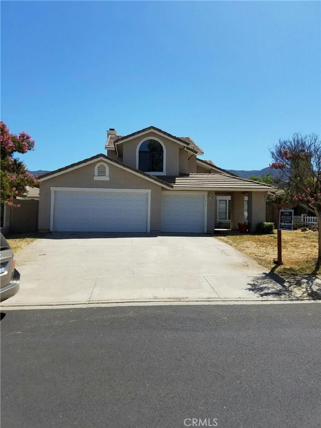 listing image 130720410580674461889