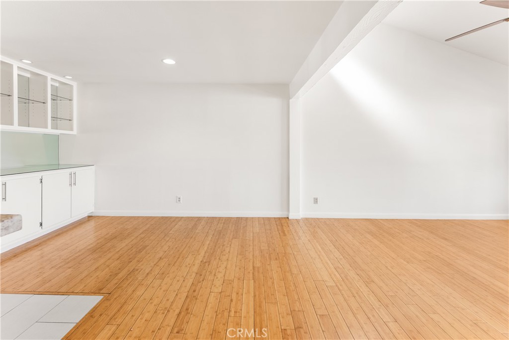 6275 Canoga Avenue 86