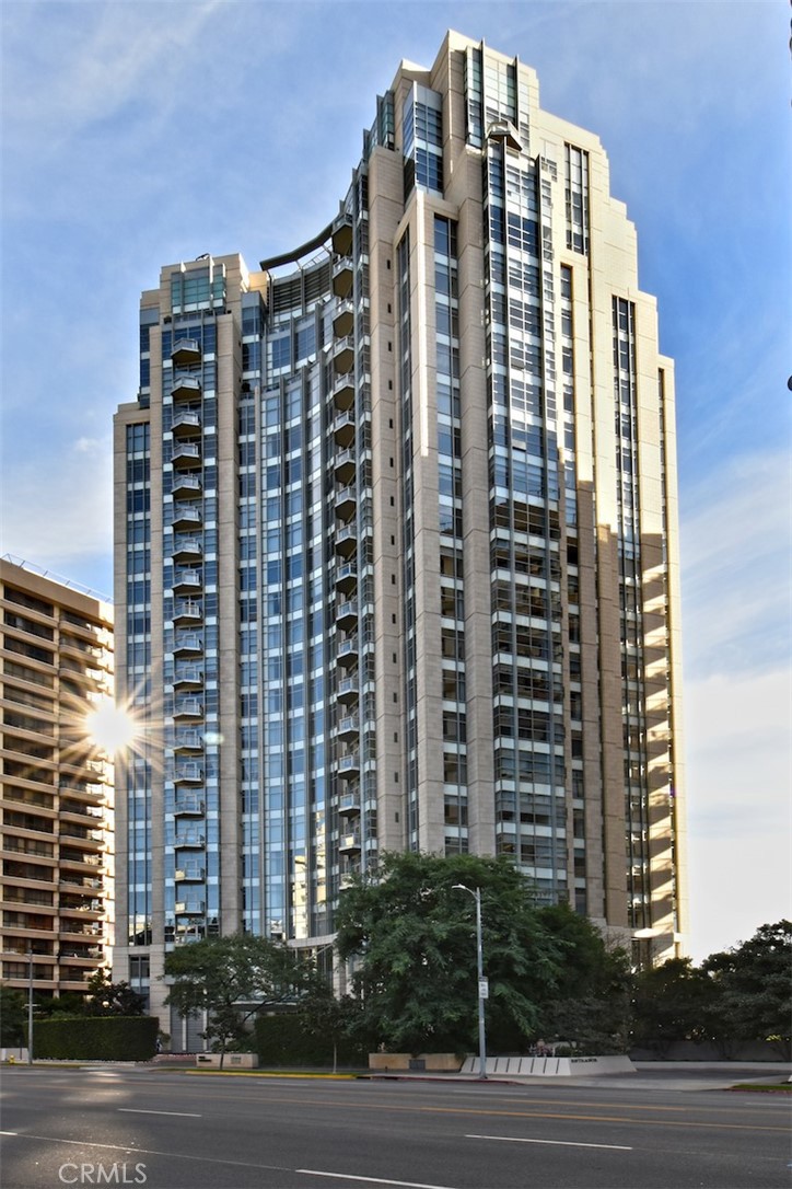 The Grande Dame of The Wilshire Corridor. This once in a decade two level top floor South West facing penthouse of The Carlyle Residences is arguably the best unit on the corridor. Unobstructed South West facing, with views of the city and ocean. Every room in the unit has wide open windows with incredible views. 3 Bedrooms with a guest/maids unit on the second floor. Grand staircase and elevator to the second level that is all primary suite. First level includes a grand living room with double level high ceilings. Large formal dine. Big cooks kitchen. Comfortable family room. Two bedrooms and 490 feet of balconies. Complex offers a resort style feel with Gym, ballroom, private dining room, wine cellar, pool/spa and BBQ area. 24 hour valet and concierge. Unit comes with 4 parking spaces and a guest/maids unit. Square footage of 5,716 feet does not include balconies or the guest unit.