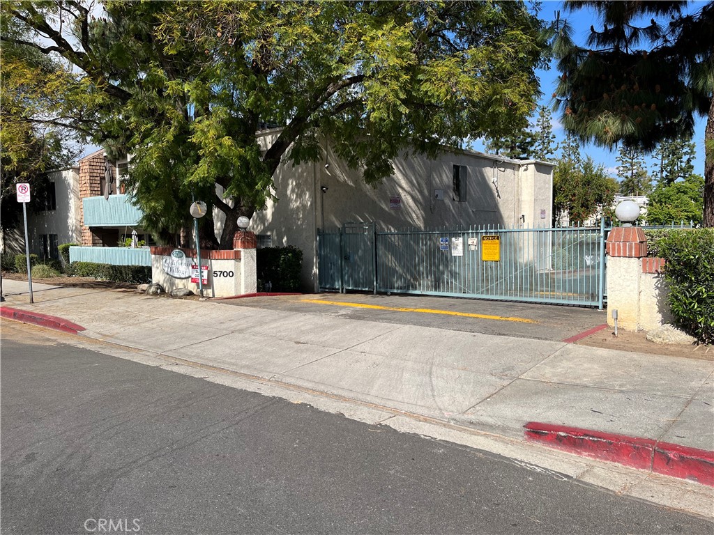5700 Etiwanda Avenue 288