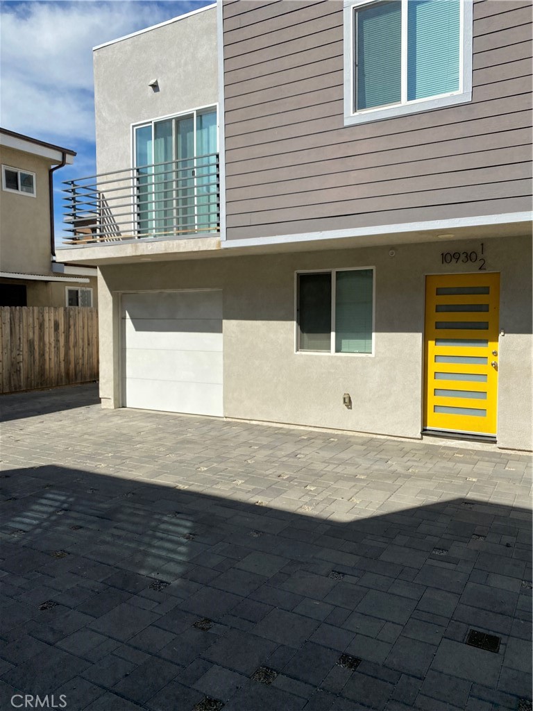 View North Hollywood, CA 91601 townhome