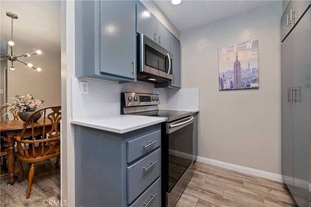 listing image 130720569257966318965