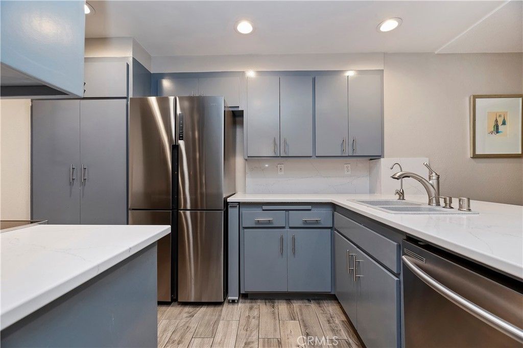 listing image 130723094762285945895