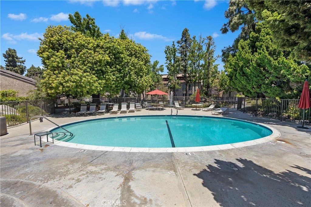 listing image 130721405847857659283