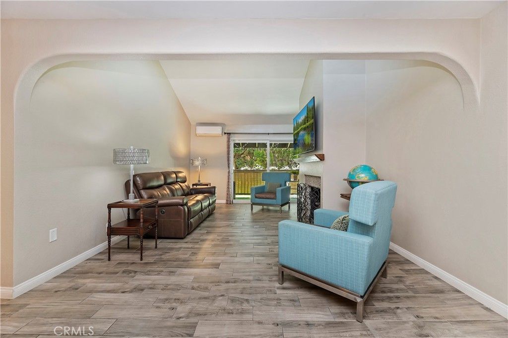 listing image 130728980534411313210