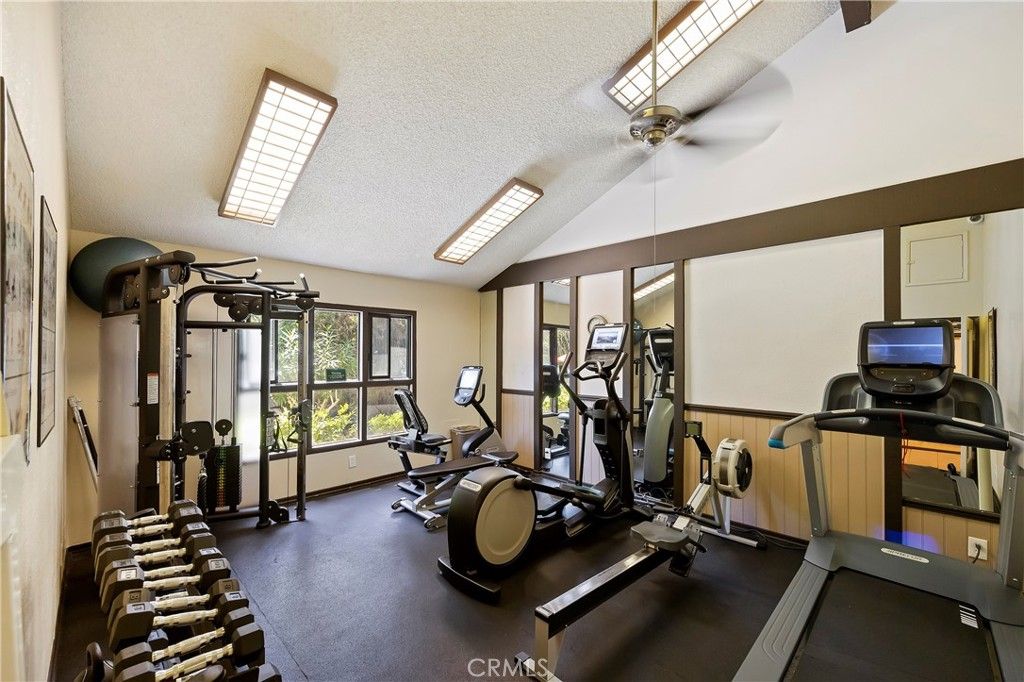 listing image 130728225785603824412