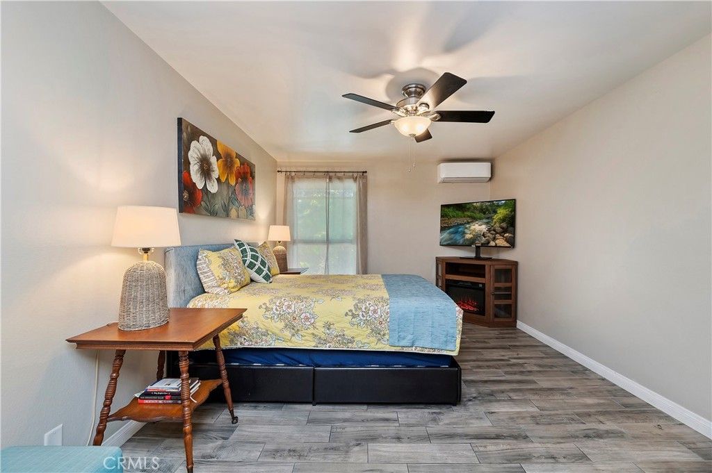 listing image 130726412616237631810