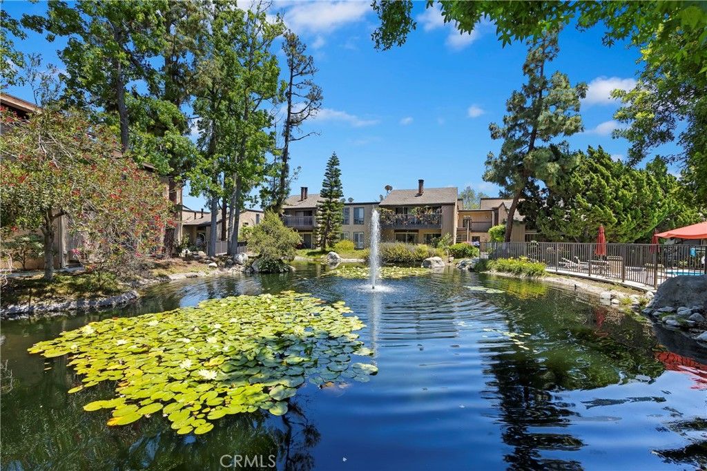 listing image 130723397557776786007