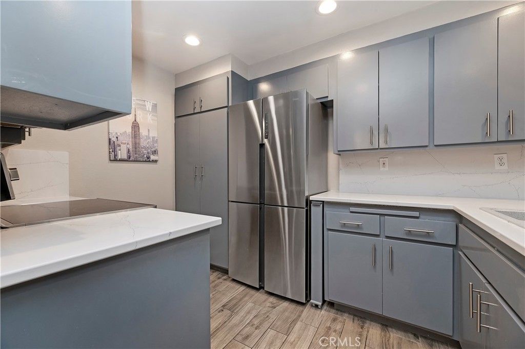 listing image 130721189385898156239
